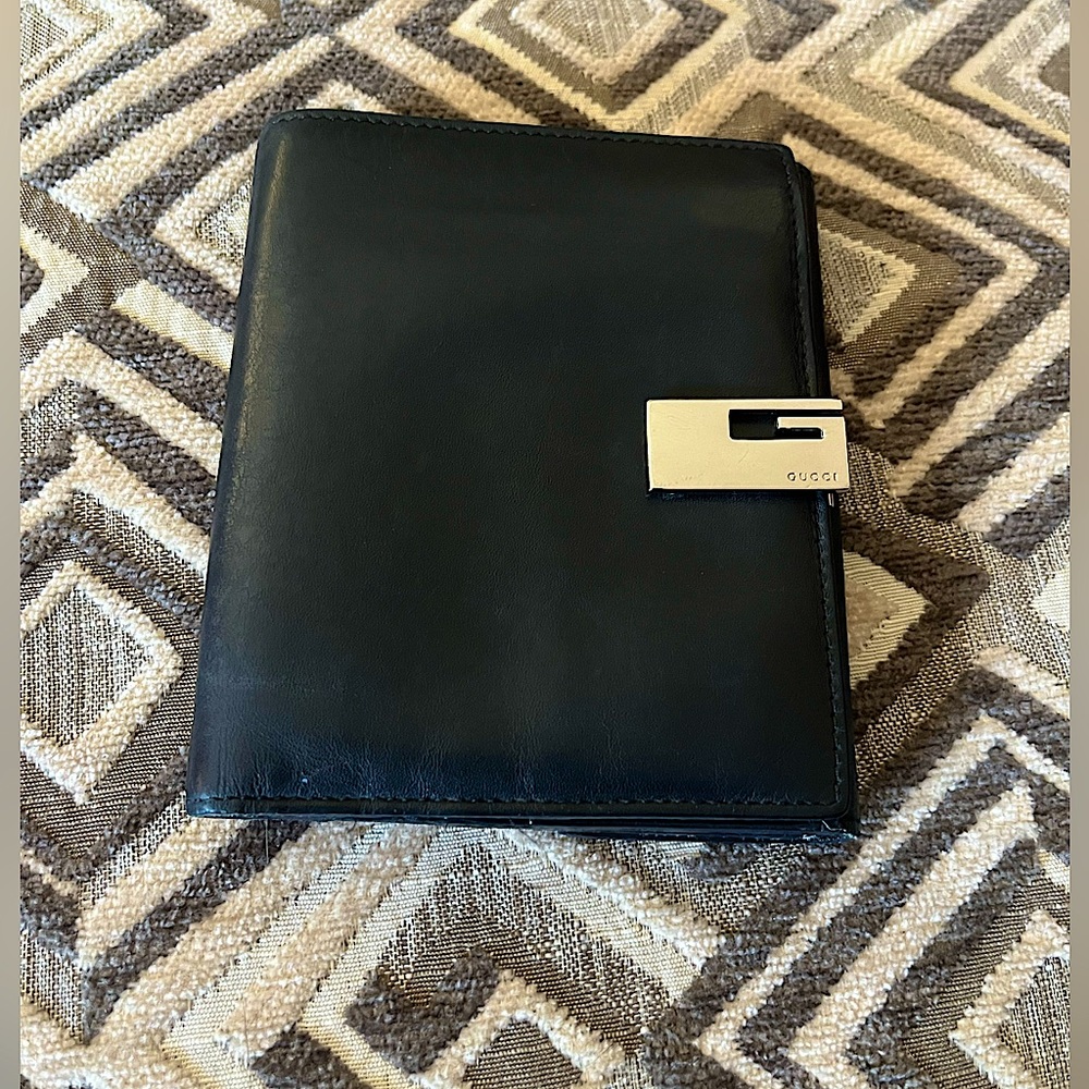 GUCCI vintage black clip logo wallet